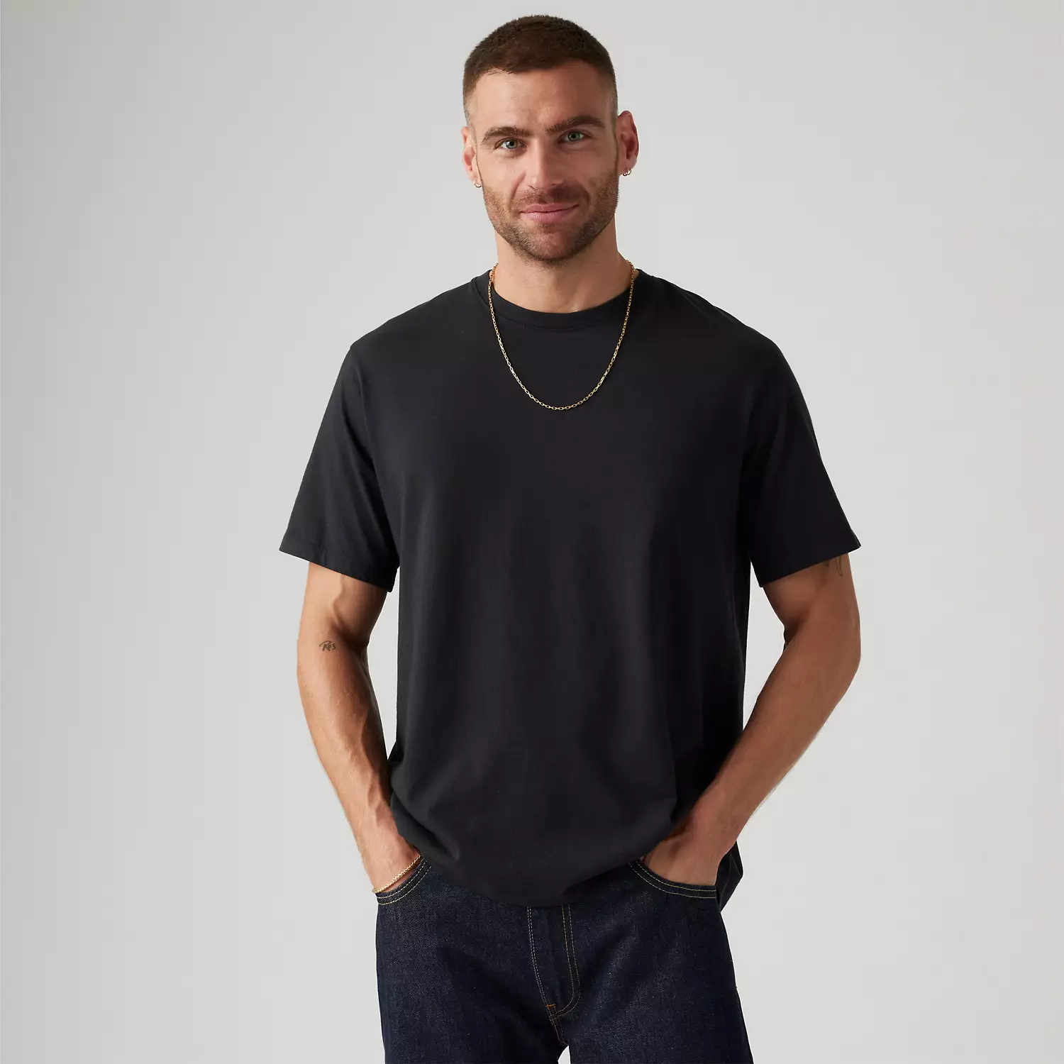 

Незаменимая футболка Levi's, цвет Caviar - Black