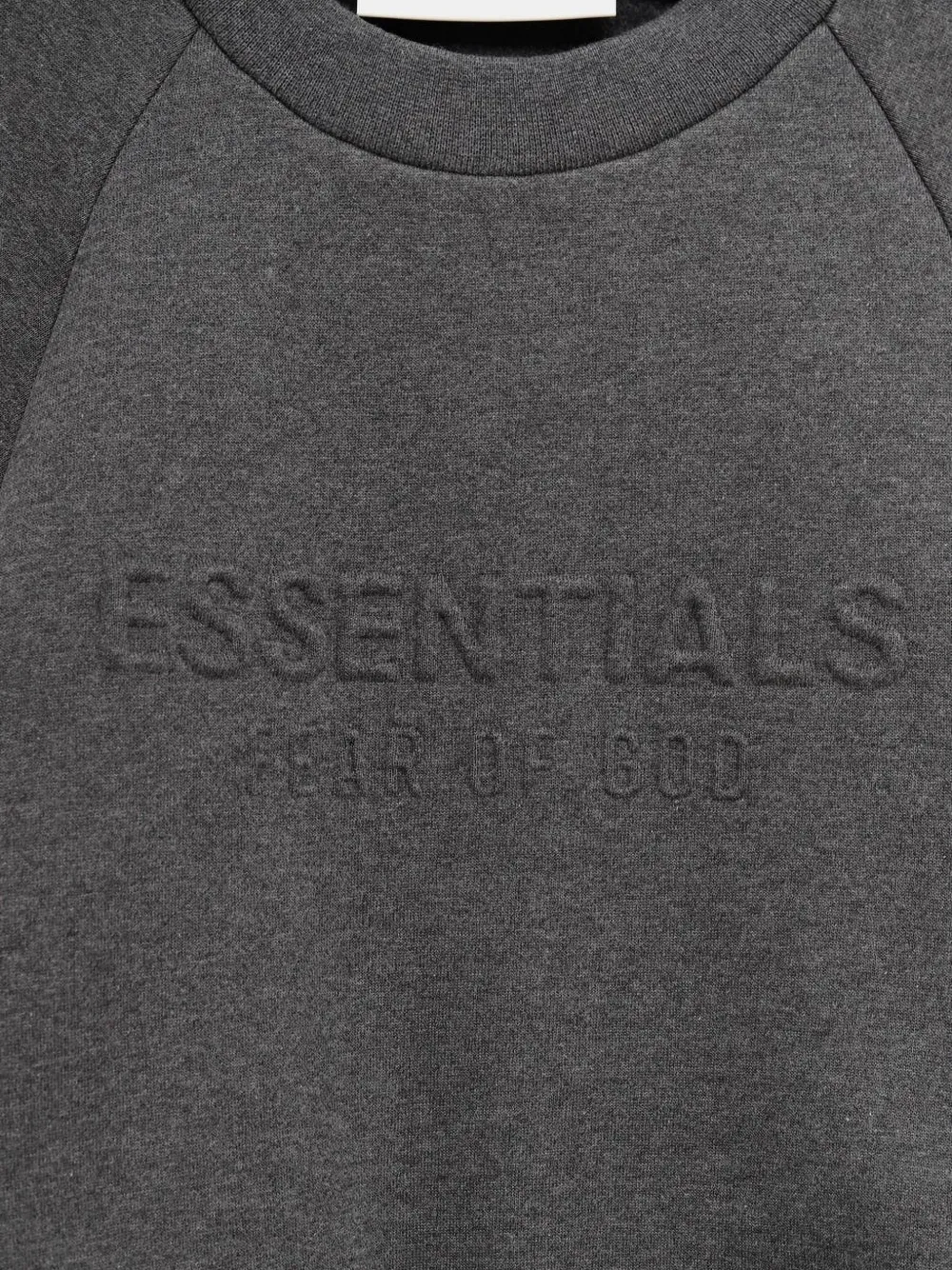 Свитшот с тисненным логотипом и круглым вырезом в стиле 90-х Fear Of God Essentials, серый — фото 3