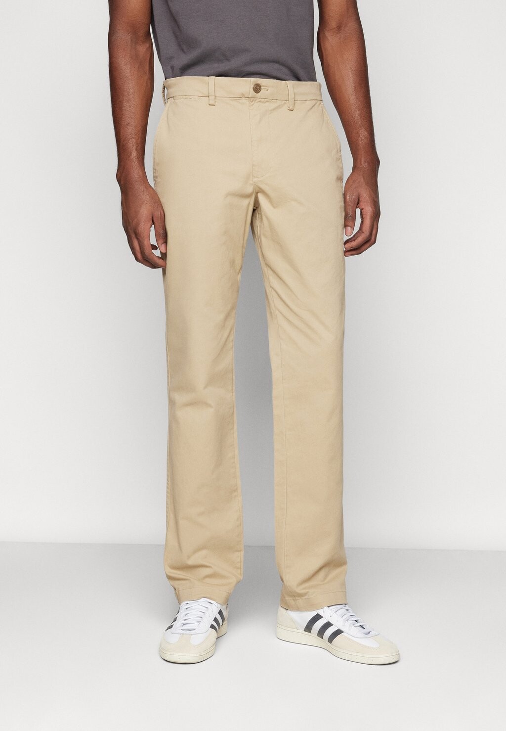 Чино ESSENTIAL STRAIGHT FIT GAP, цвет iconic khaki