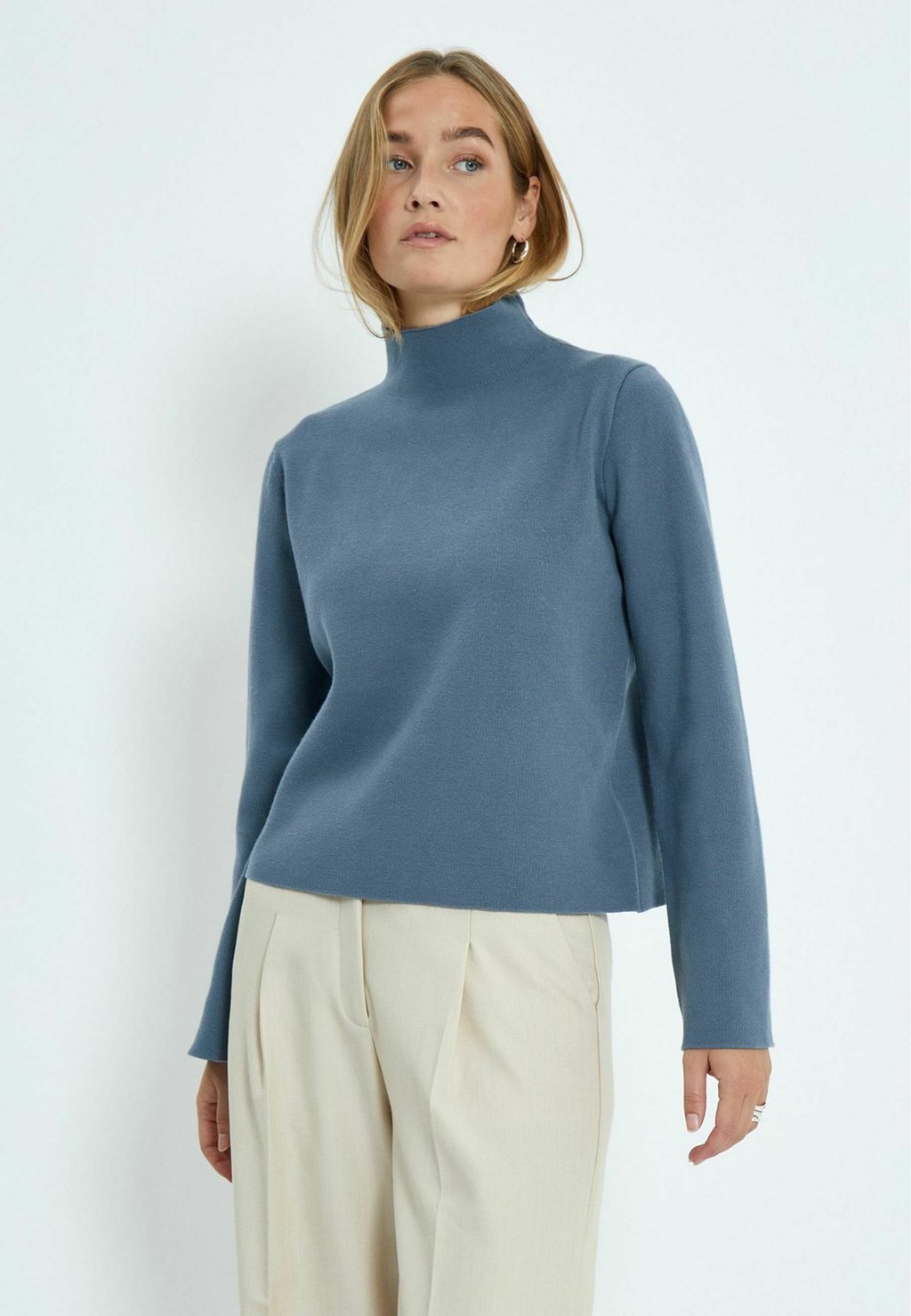 

Джемпер LUPI HIGH NECK Minus, синий
