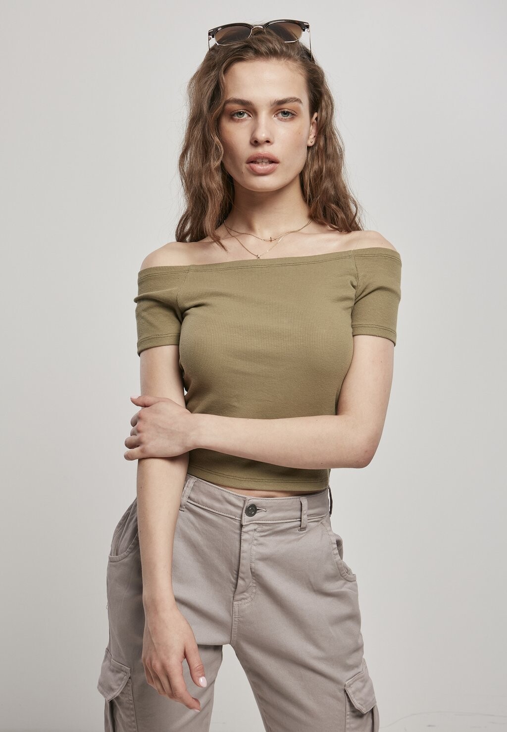 

Футболка базовая OFF SHOULDER Urban Classics, цвет khaki