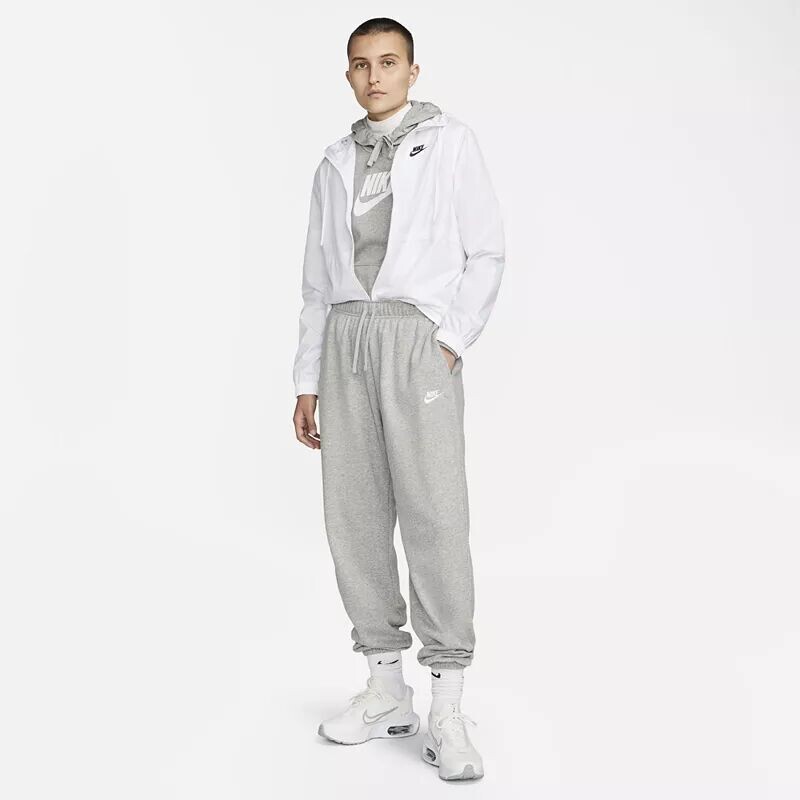 Женские флисовые спортивные штаны большого размера со средней посадкой Nike Sportswear Club — фото 2