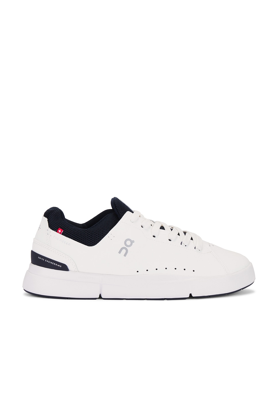 

Кроссовки The Roger Advantage от On, white & midnight