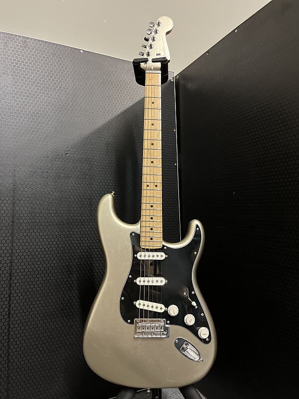 

Электрогитара Fender 75th Anniversary Stratocaster 2021 - Diamond Anniversary