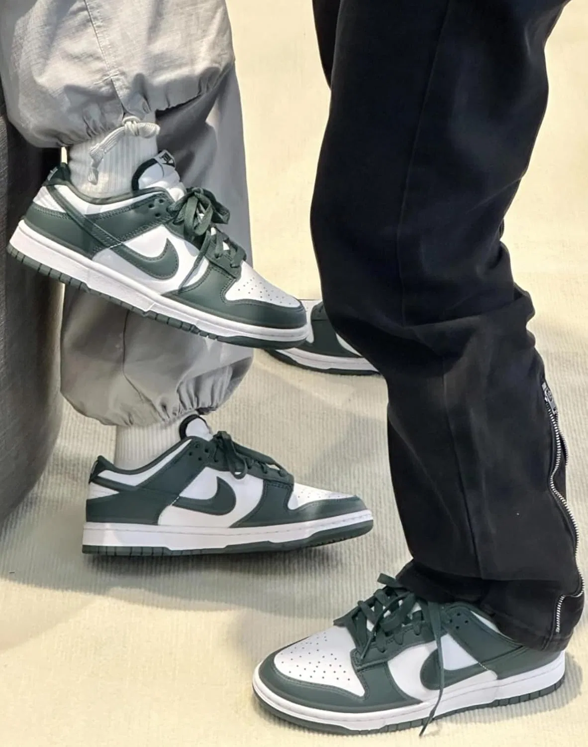 Мужские скейтбордистские кроссовки Nike Dunk Low Retro, белый/зеленый — фото 2