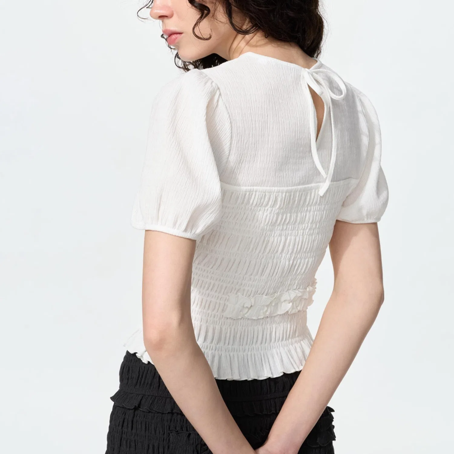 Футболка коллаборация UNIQLO x Cecilie Bahnsen для женщин белая — фото 3