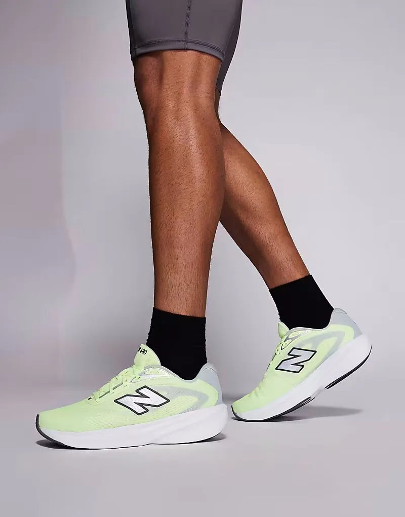 Кроссовки для бега New Balance 680 неоново-желтого цвета