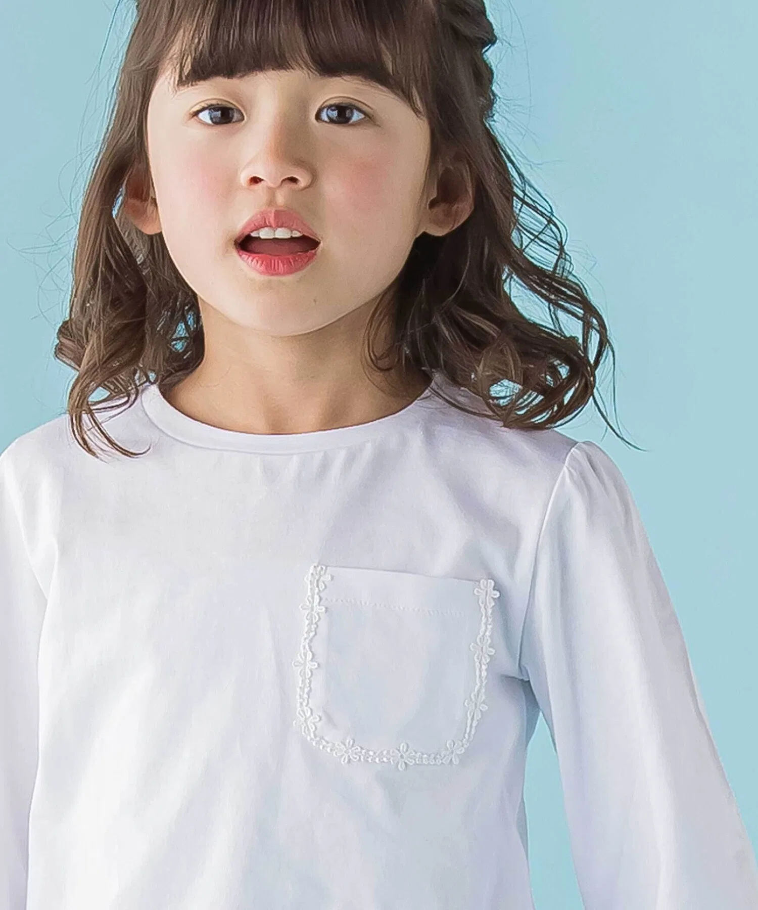 Детская футболка с кружевным карманом BeBe Petits Pois Vert белая — фото 3