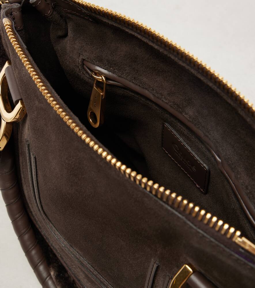 Сумка-тоут Marcie Small из замши с отделкой из овчины Chloé, Kohl Brown — фото 3