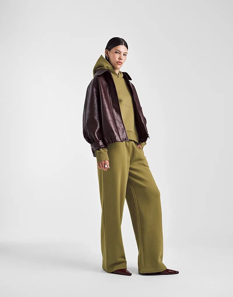 

Широкие брюки-джоггеры ASOS DESIGN с защипом сзади, зеленые