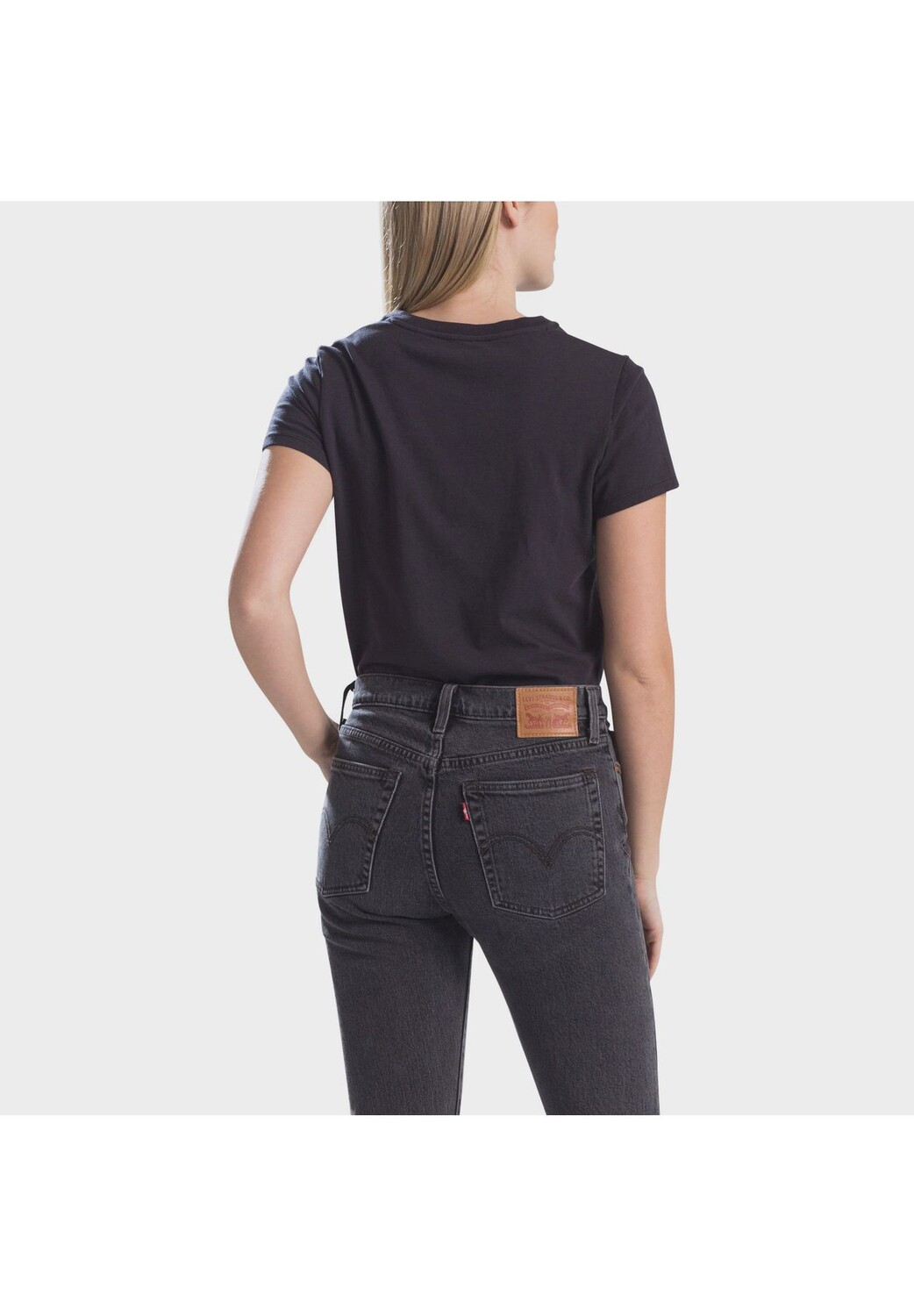 

Футболка с нашивкой-логотипом, круглый вырез, базовая, женская Levi's, черный