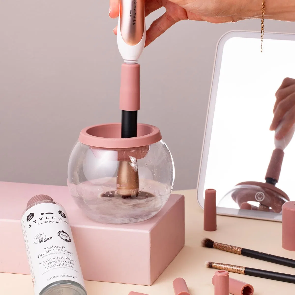 Набор StylPro Gift Set Kit для чистки кистей для макияжа Stylpro, Rose Gold And White — фото 4