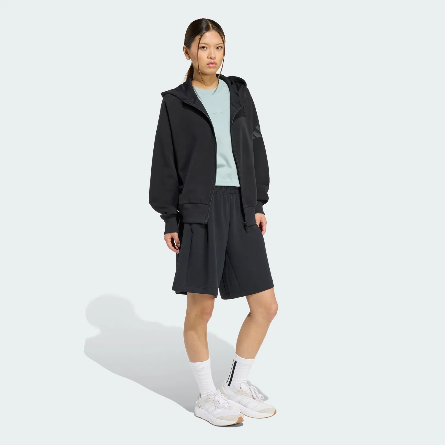 Женские плиссированные шорты Soft Luxe чёрные от Adidas — фото 3