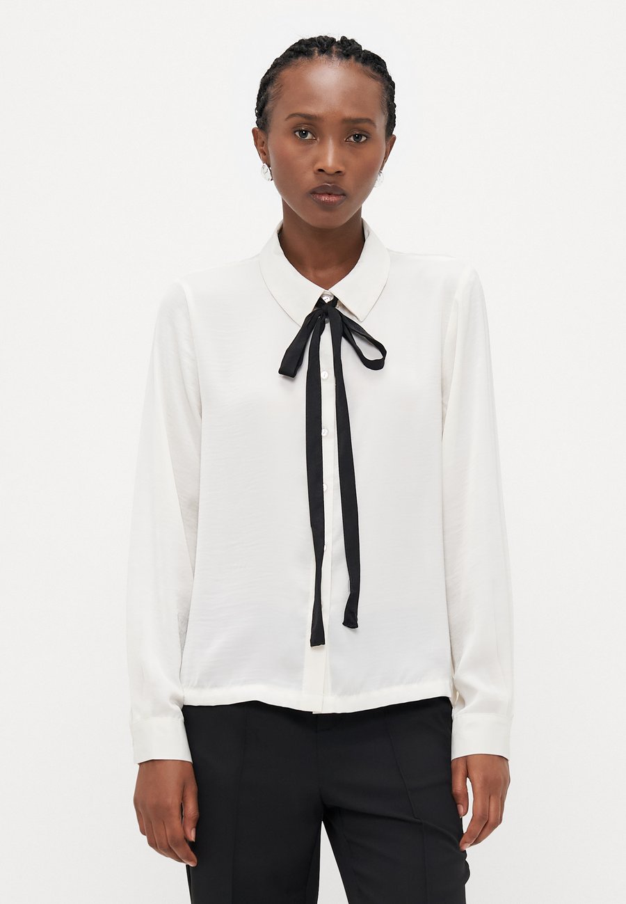 

Блуза Vero Moda Petite VMGRETCHEN SHIRT , Cloud Dancer/Black /Off-White