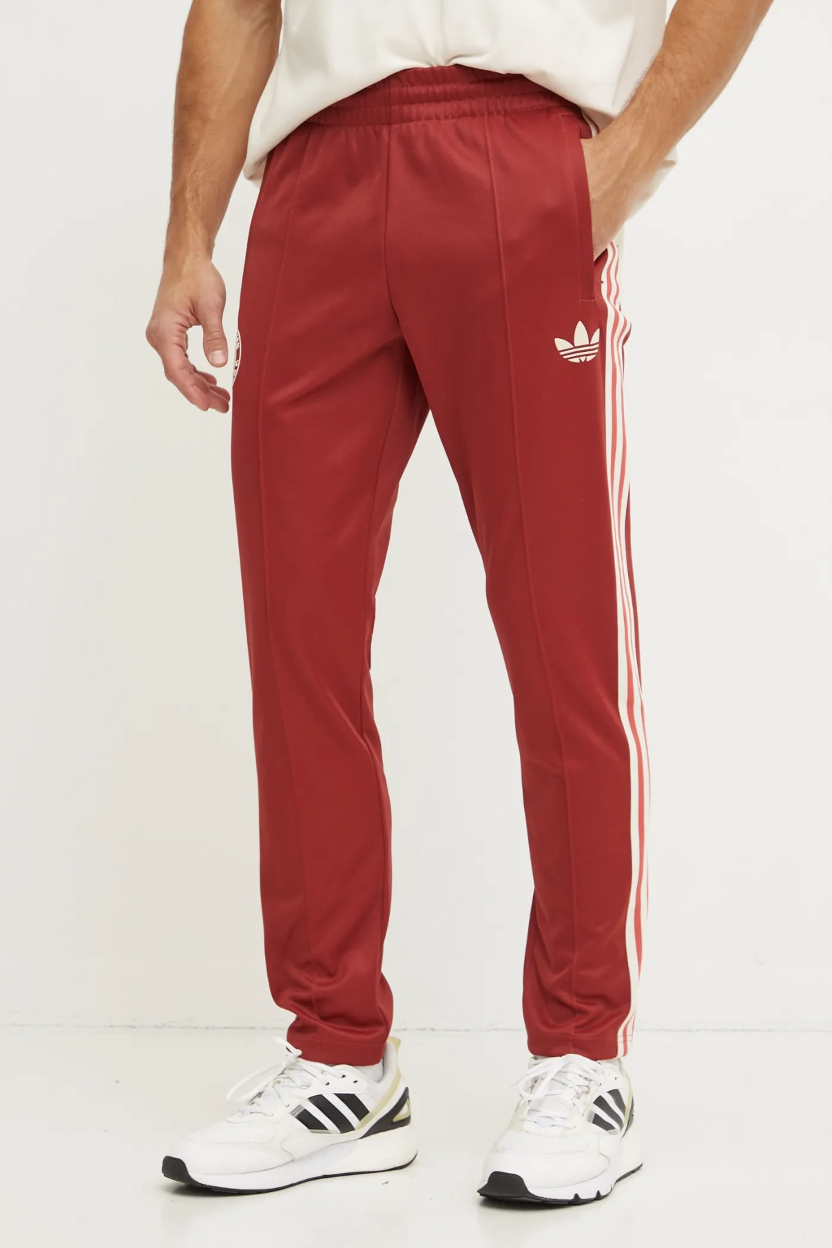 

Спортивные брюки ФК Бавария Мюнхен adidas Originals, красный