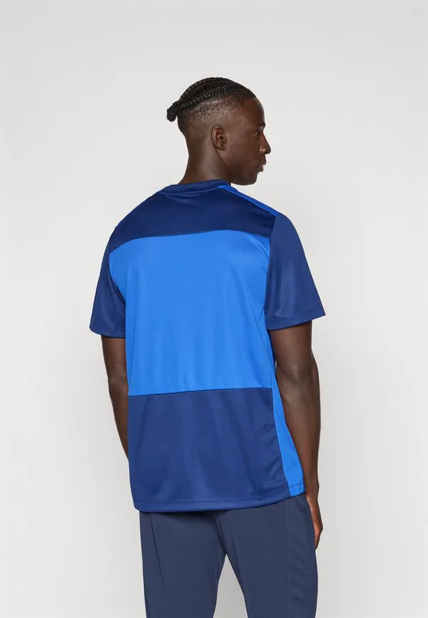 Лучшая спортивная футболка Nike Performance, Blue Void/Game Royal — фото 3