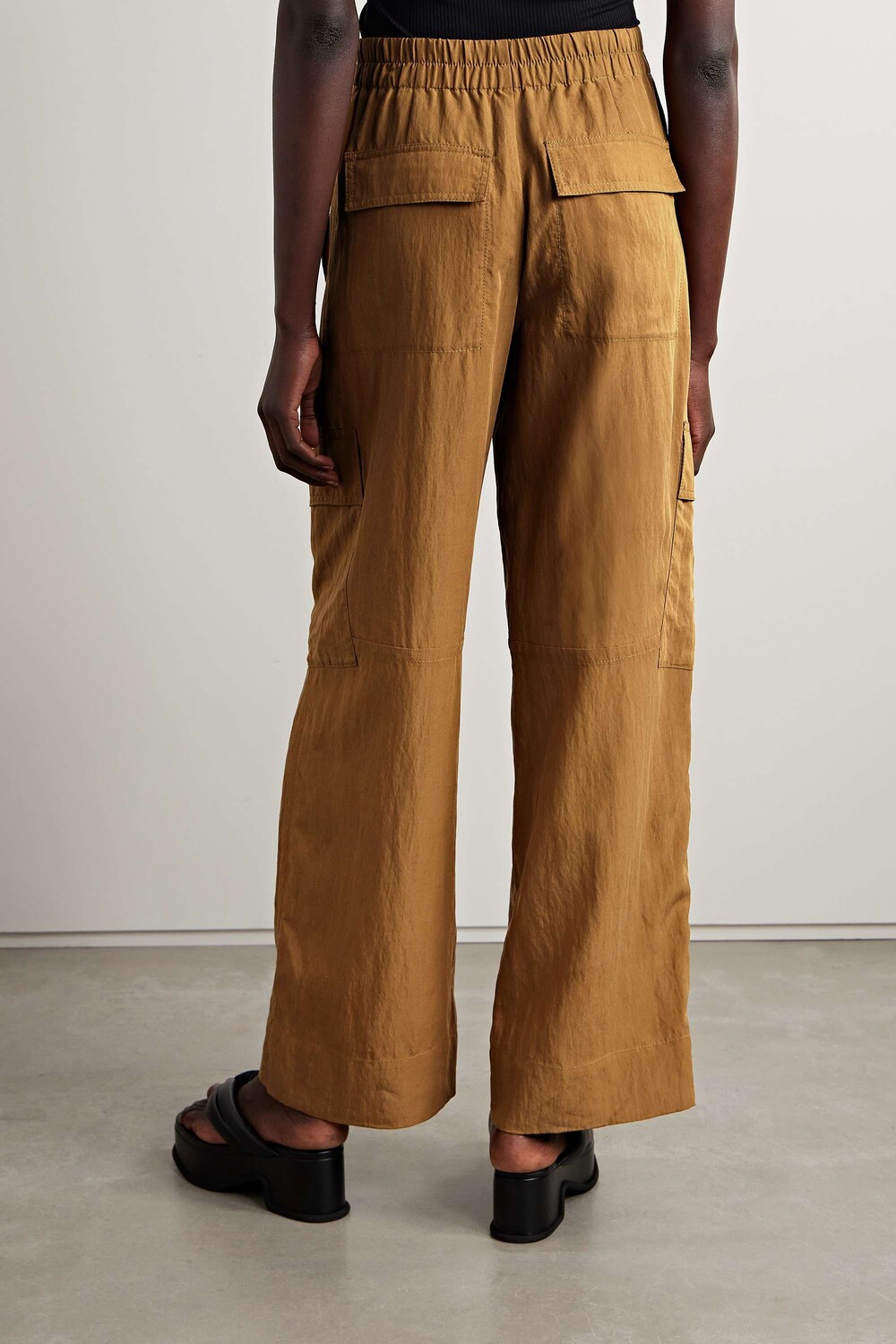 

VINCE Широкие брюки карго из лиоцелла TENCEL, бежевый