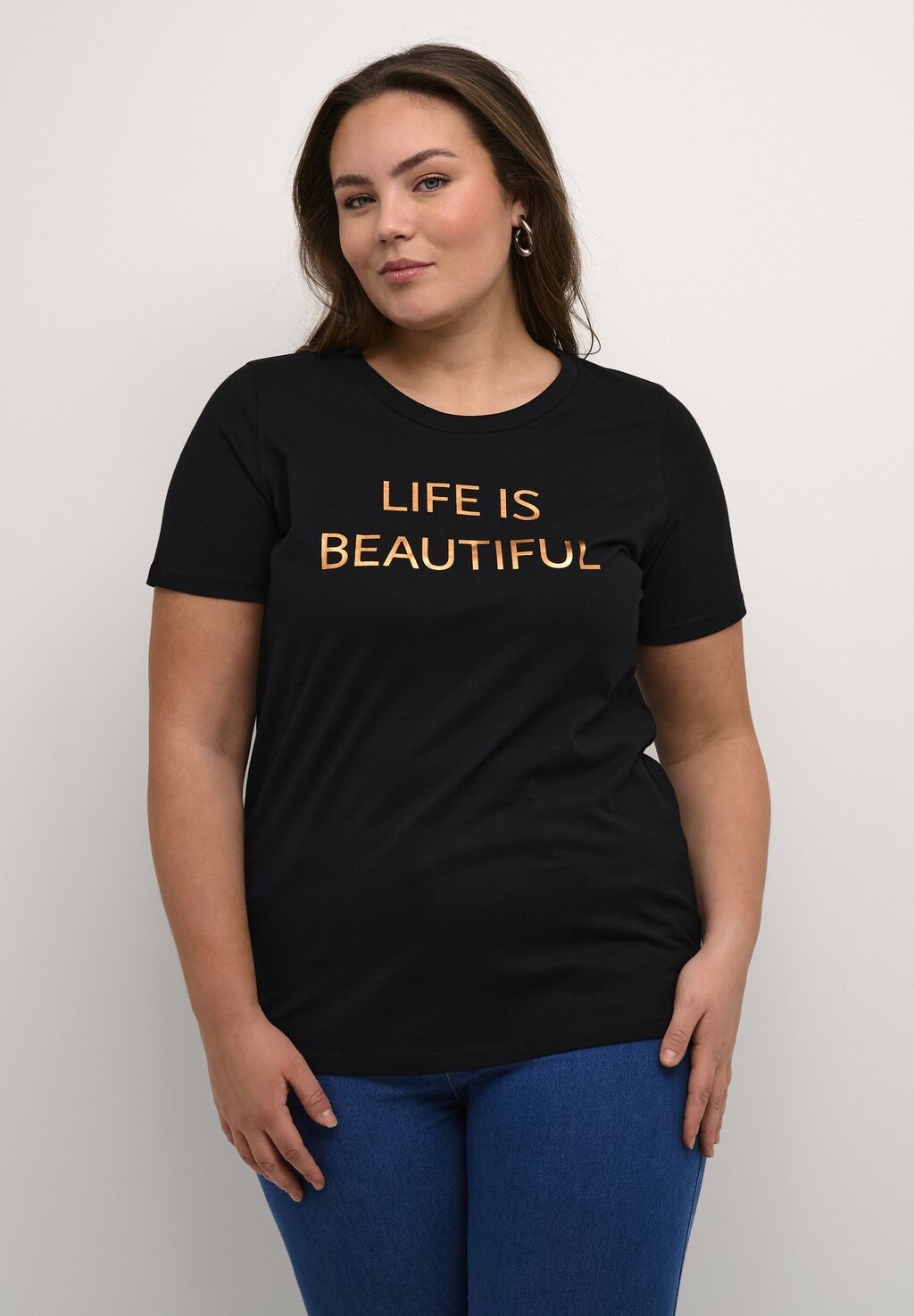

Футболка с принтом TIVA Kaffe Curve, цвет black copper text print