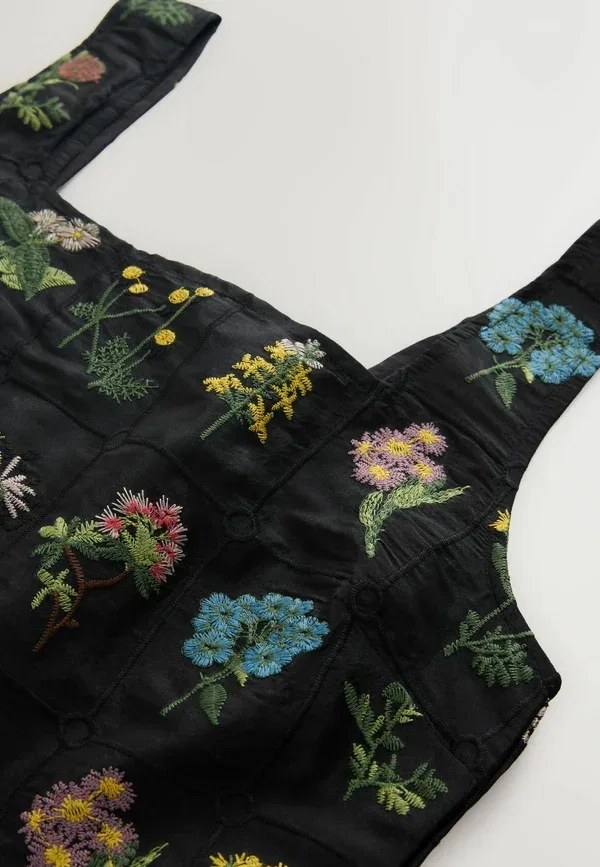 Платье Regular fit n. premium floral embroidered mini shift dress, day dress Next, черный — фото 4