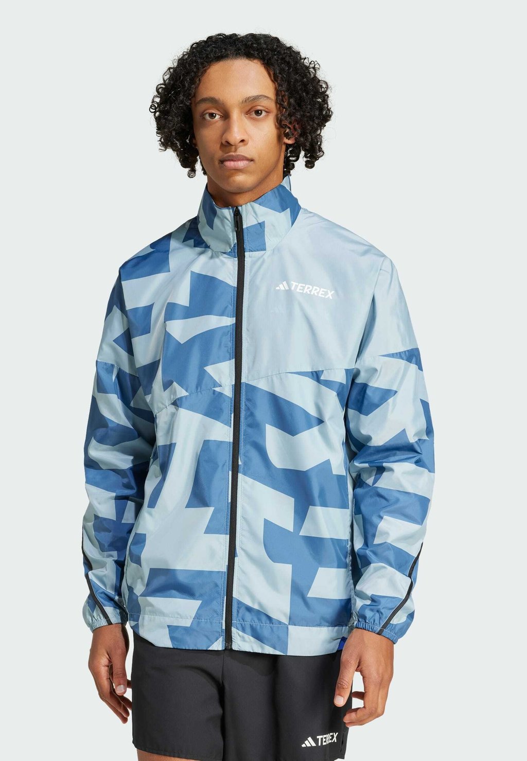 

Легкая куртка TERREX MULTI PRINTED adidas Sportswear, светло-серый