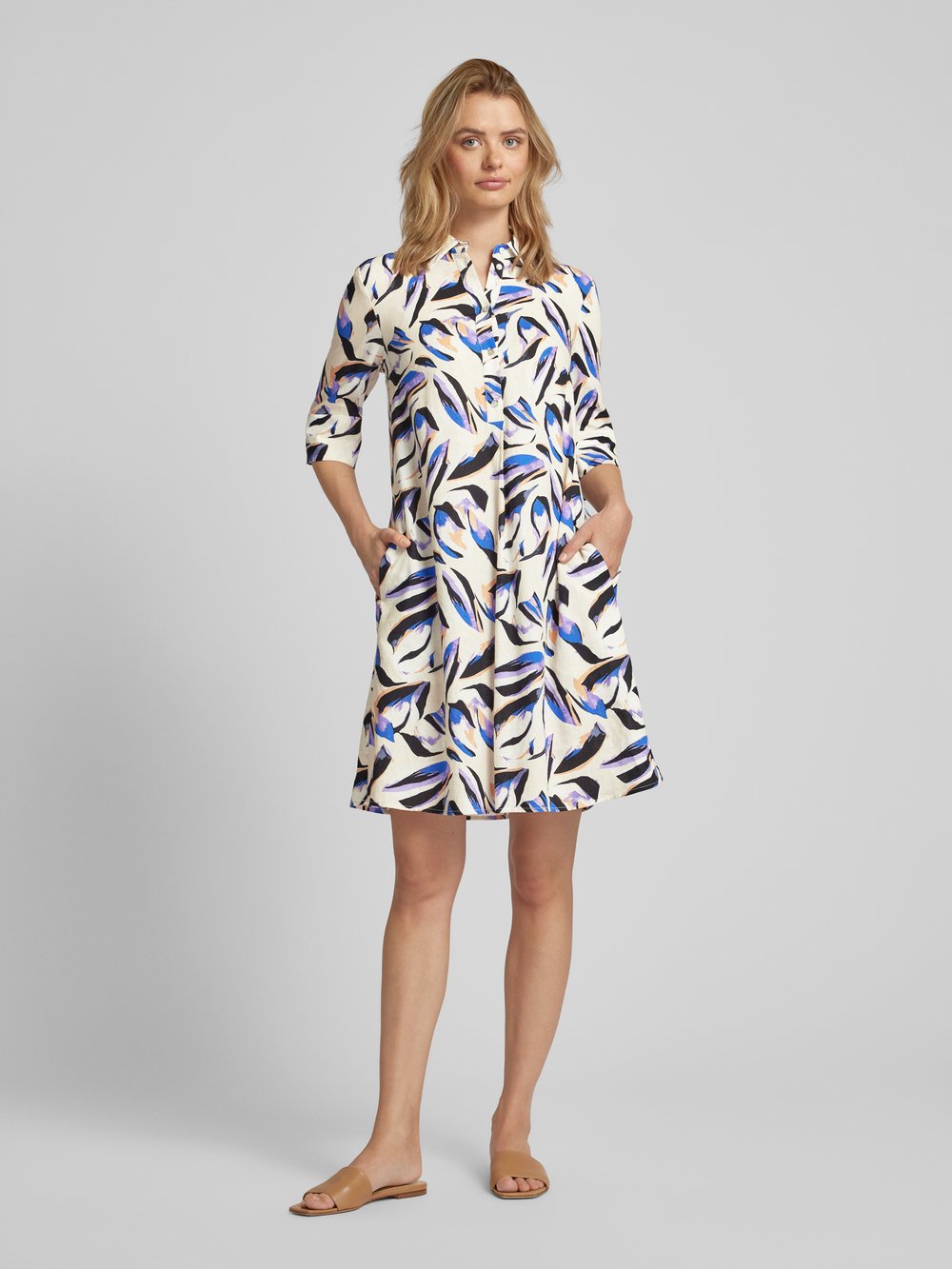 

Платье длиной до колена с узором по всей поверхности Christian Berg Woman Selection, песочный