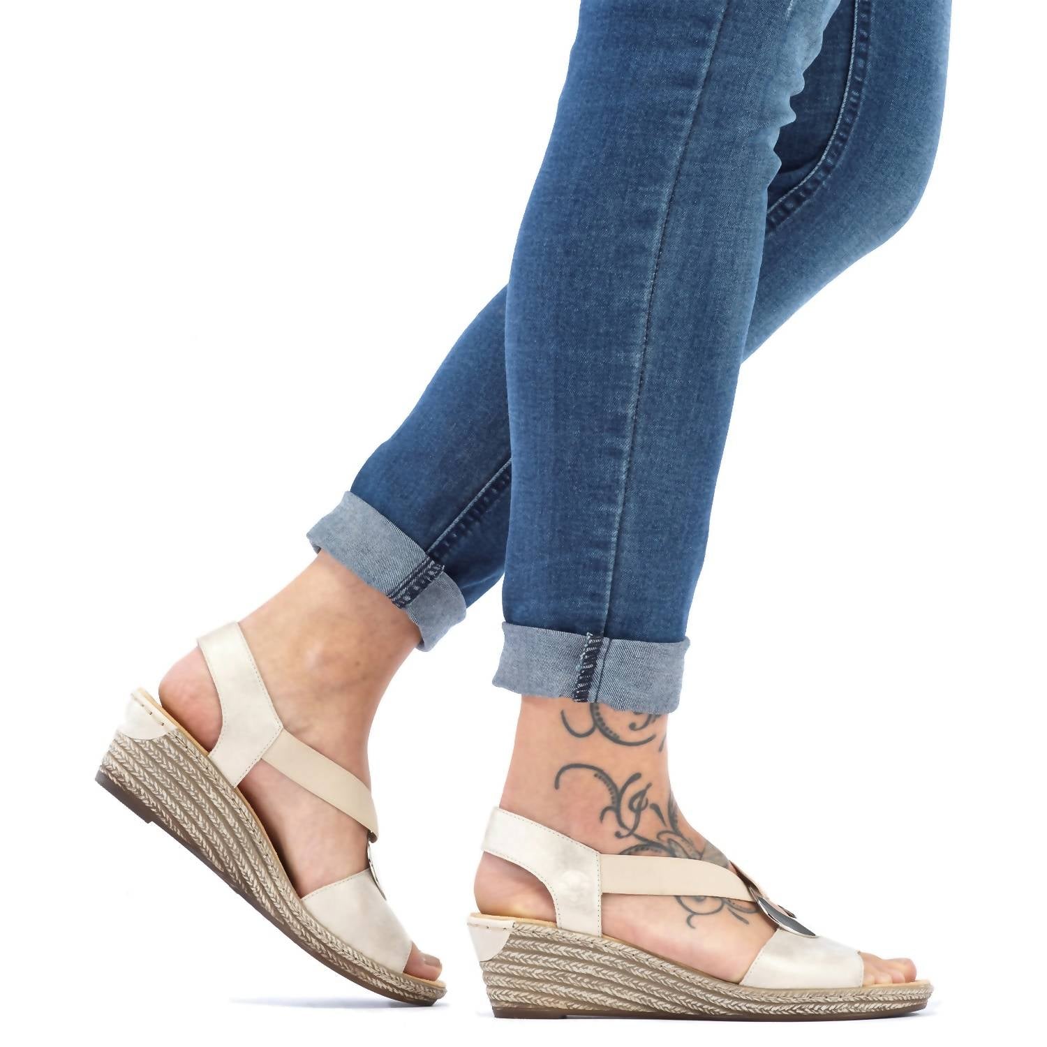 Women's Fanni Faux Leather Back Strap Sandal In Muschel/cream RIEKER — фото 4
