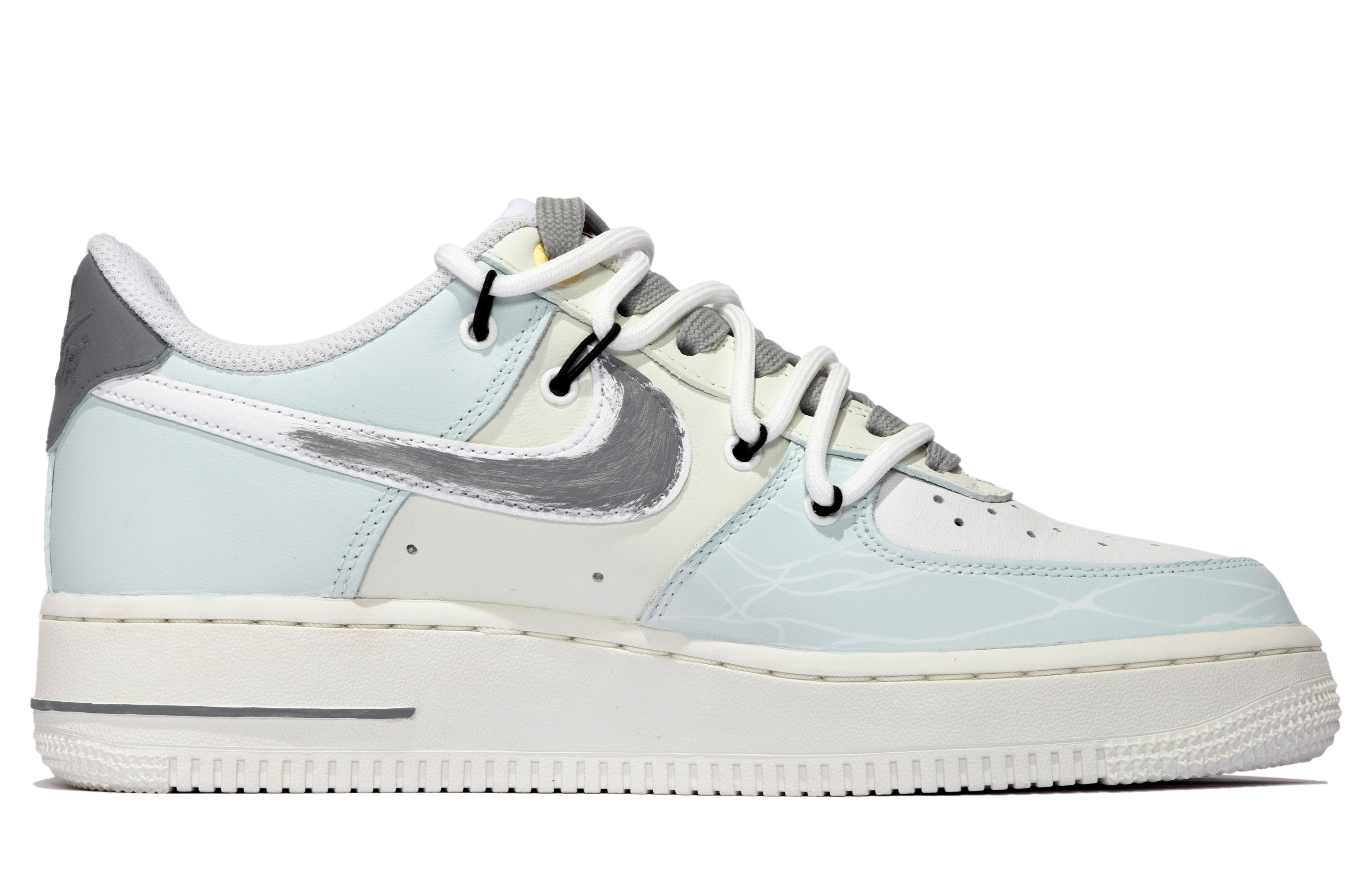 

Женские кроссовки для скейтбординга Nike Air Force 1, Milky White