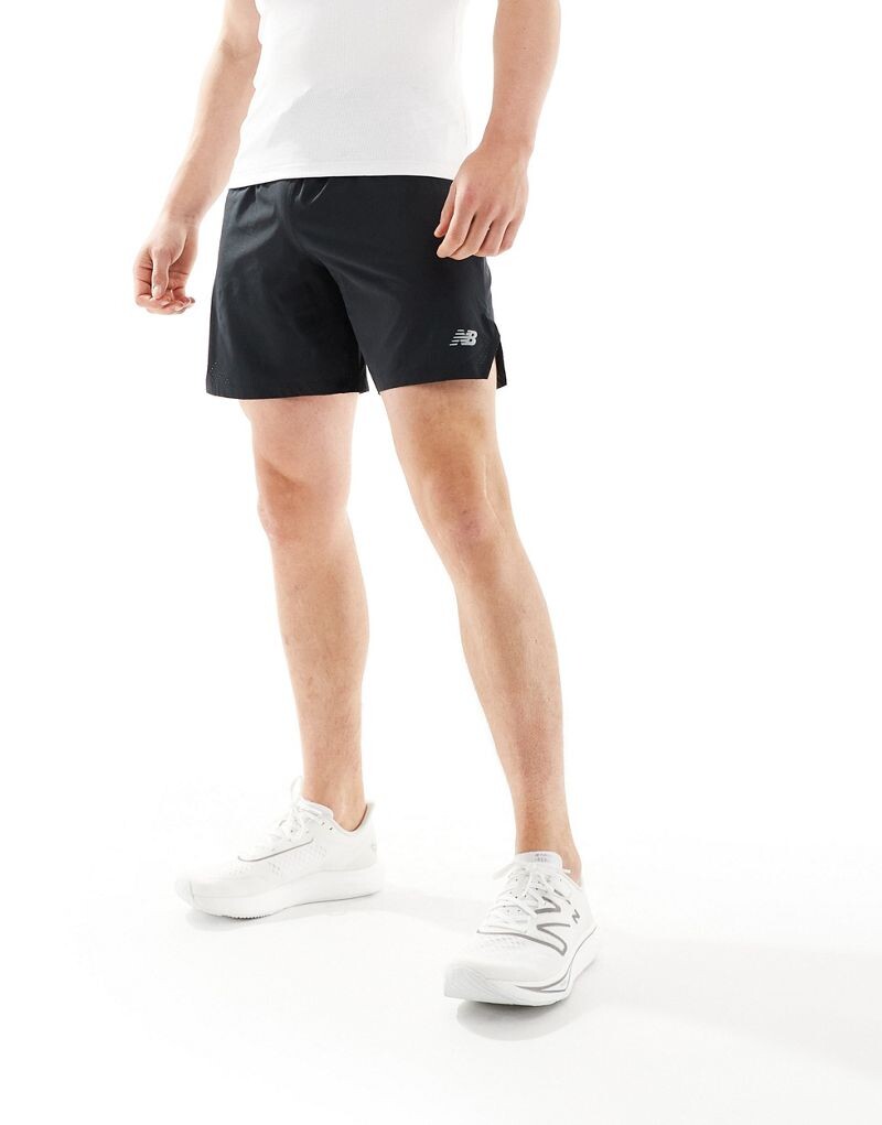 

Черные шорты New Balance Rc 7 дюймов