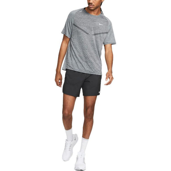 Футболка Nike Tech Knit Ultra Short-Sleeve 'Grey', серый — фото 4