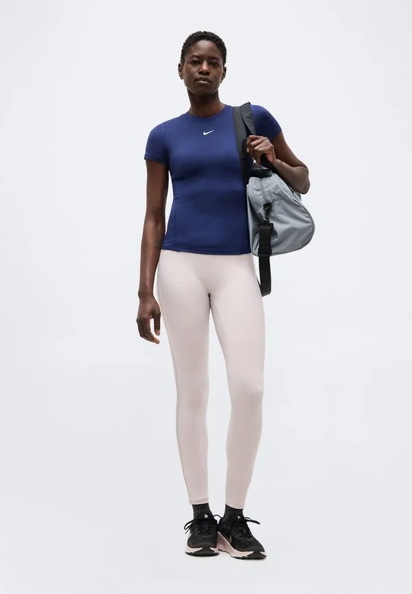 Одни обтягивающие леггинсы Nike Performance, Platinum Violet — фото 2