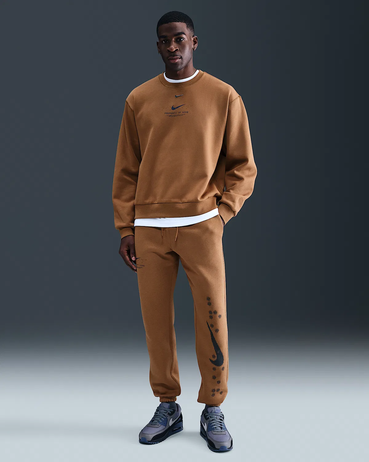 Мужская флисовая кофта с круглым воротом Nike Sportswear Club, Ale Brown — фото 4