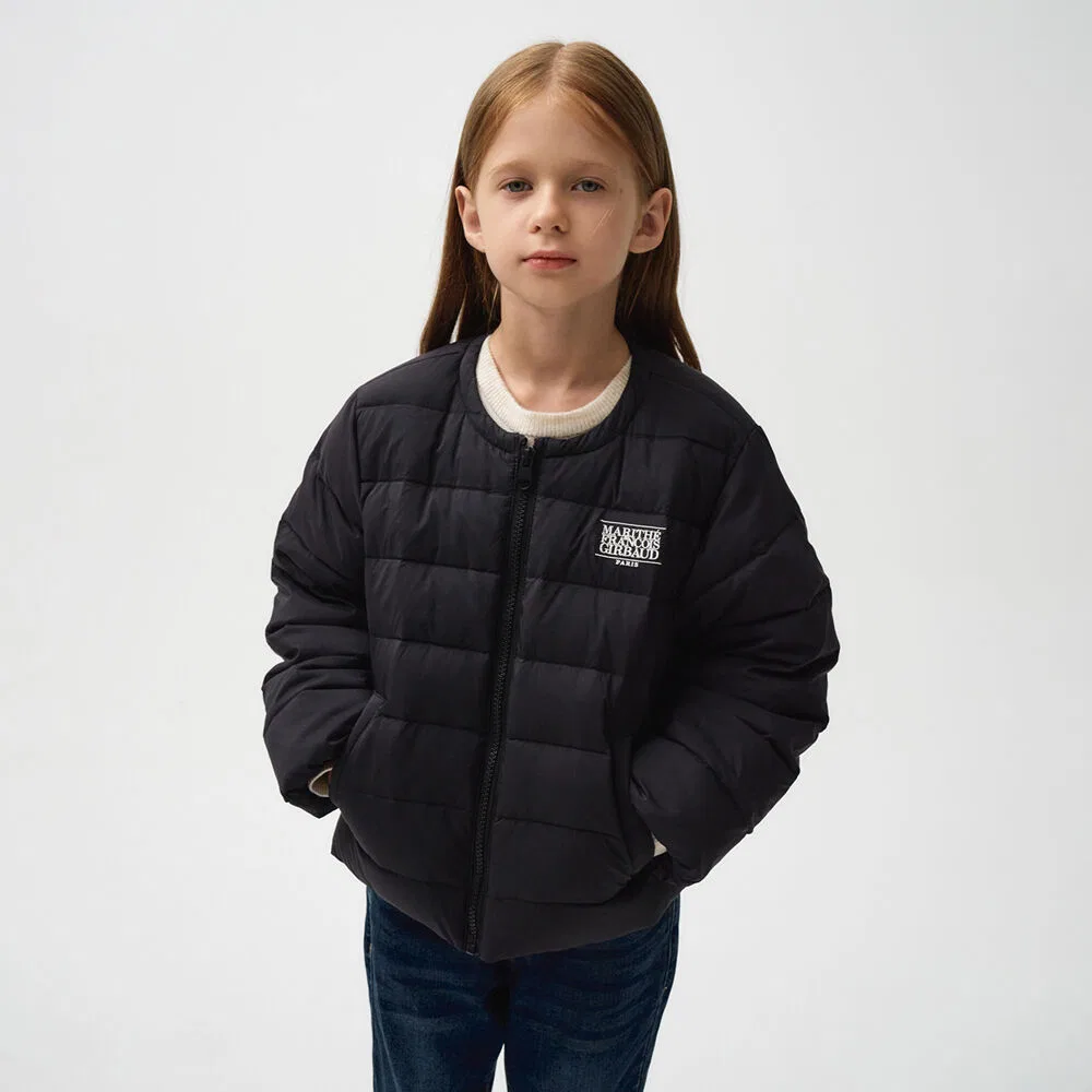 Детская лёгкая куртка без воротника с утиным пухом чёрного цвета от Marithé Kids