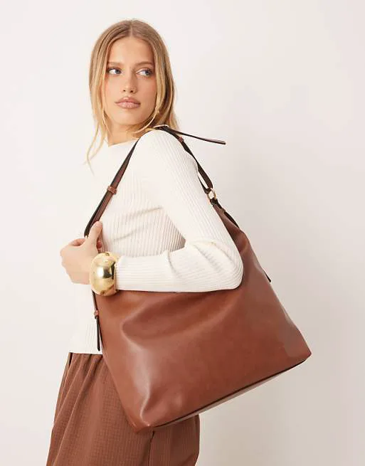 

Светло-коричневая сумка через плечо с напуском Accessorize