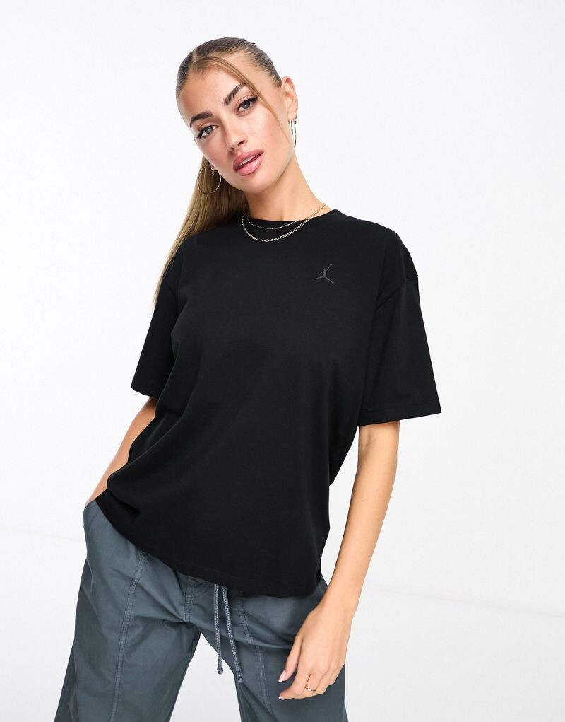 

Черная футболка в стиле Girlfriend Jordan Essentials