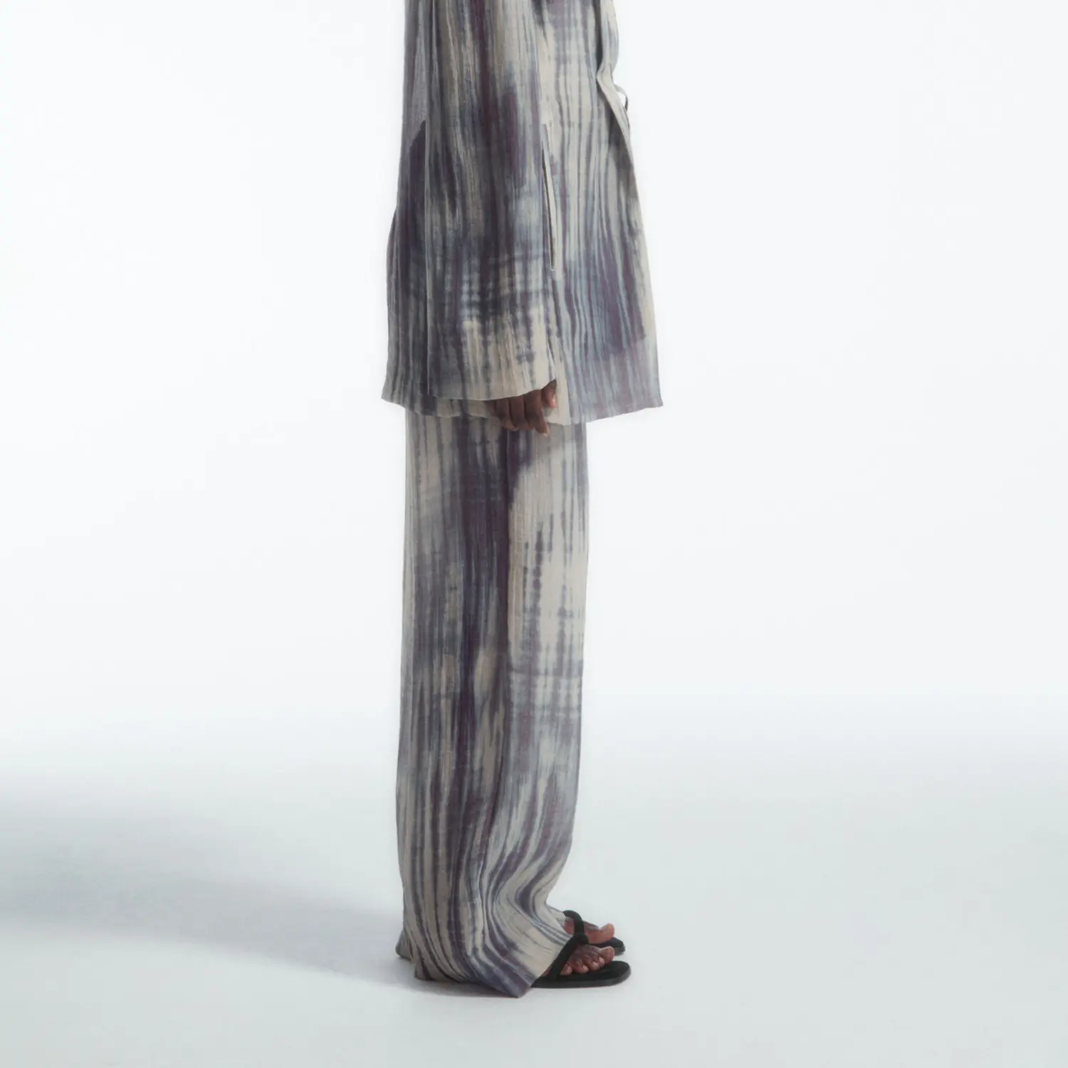 

Повседневные брюки женские бежевые/синие Cos