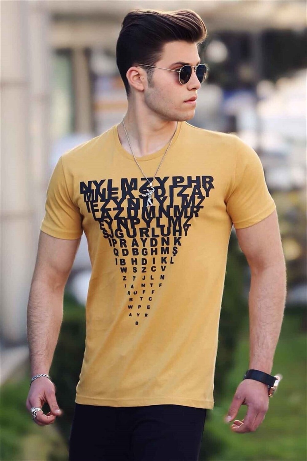 

Футболка Madmext, желтый