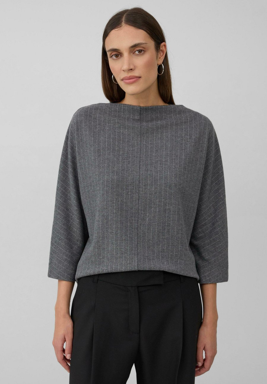 

Топ s.Oliver BLACK LABEL RELAXED-FIT- MIT NADELSTREIFEN UND FLEDERMAUSÄRMELN, Dunkelgrau/Anthracite