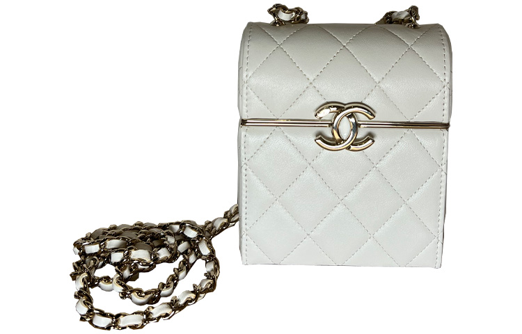 

CHANEL Женская белая кожаная сумка через плечо