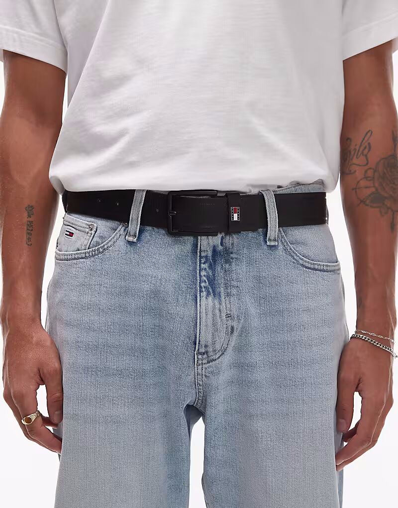 

Ремень Tommy Jeans Elevated flag logo кожаный 3,5 дюйма черного цвета