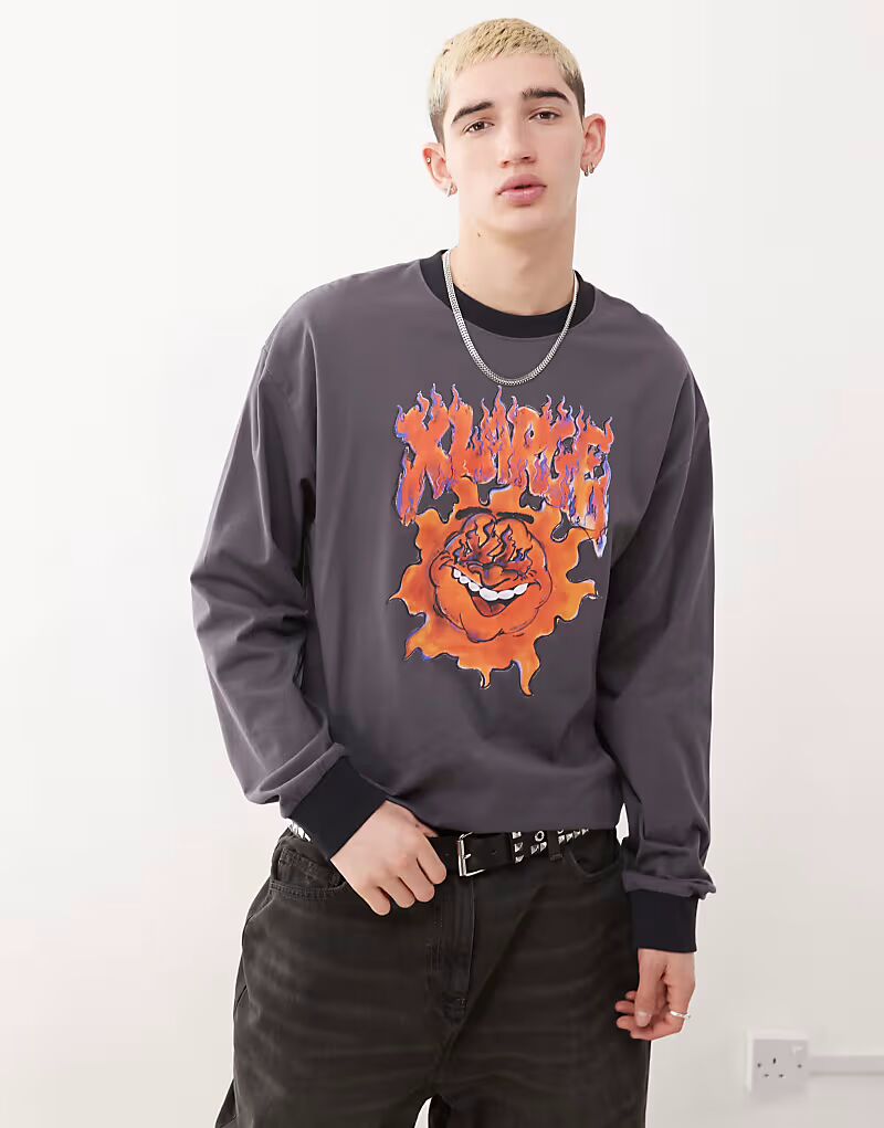 

Футболка XLARGE с длинным рукавом и горящей графикой в ​​угольном цвете