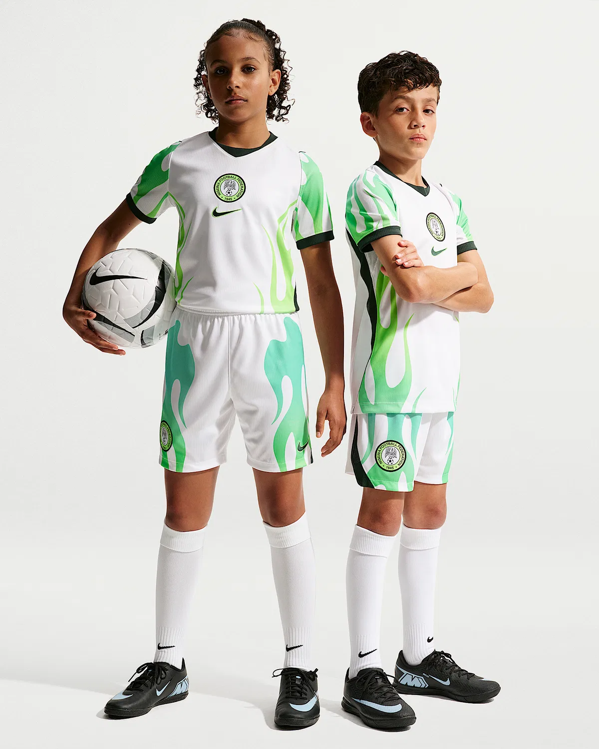 Большие детские шорты Nike Soccer Dri-FIT Replica Nigeria 2026 Stadium Away, White/Black