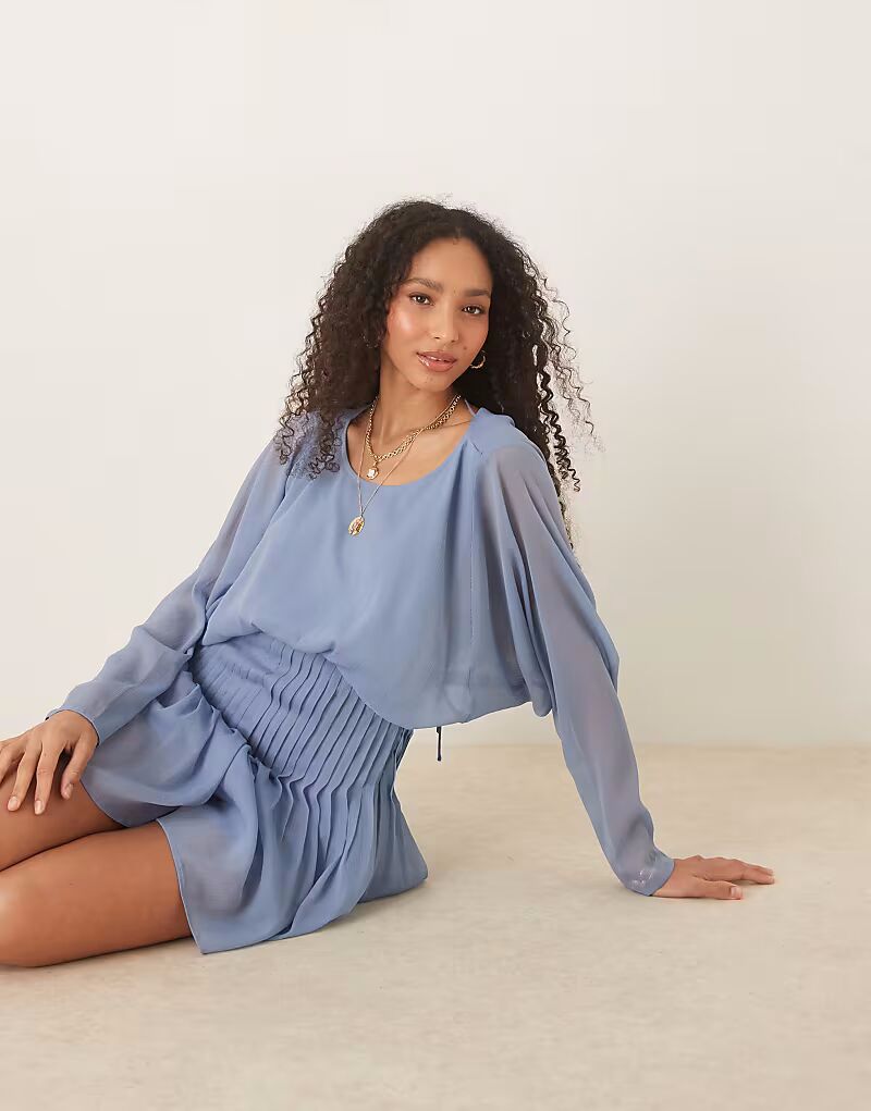 

Комбинезон ASOS DESIGN с лифом-хомутиком и складками в темно-синем цвете