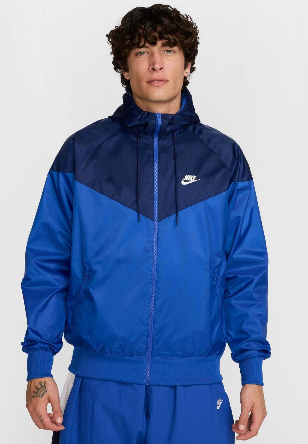 

Легкая куртка Nike Sportswear, цвет Game Royal Blue Void Sail, Синий, Легкая куртка Nike Sportswear, цвет Game Royal Blue Void Sail