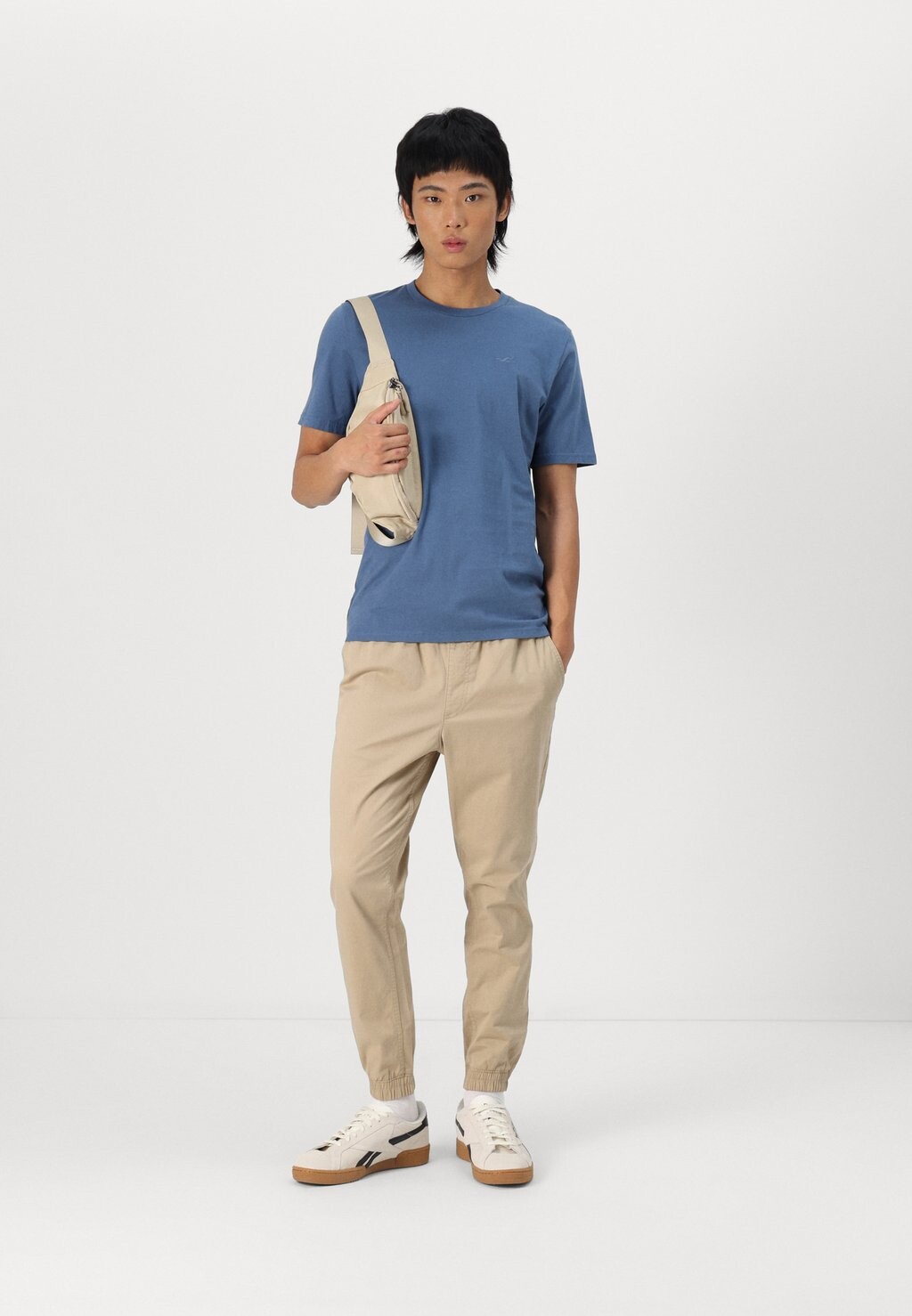 

Базовая футболка Hollister Co., синий