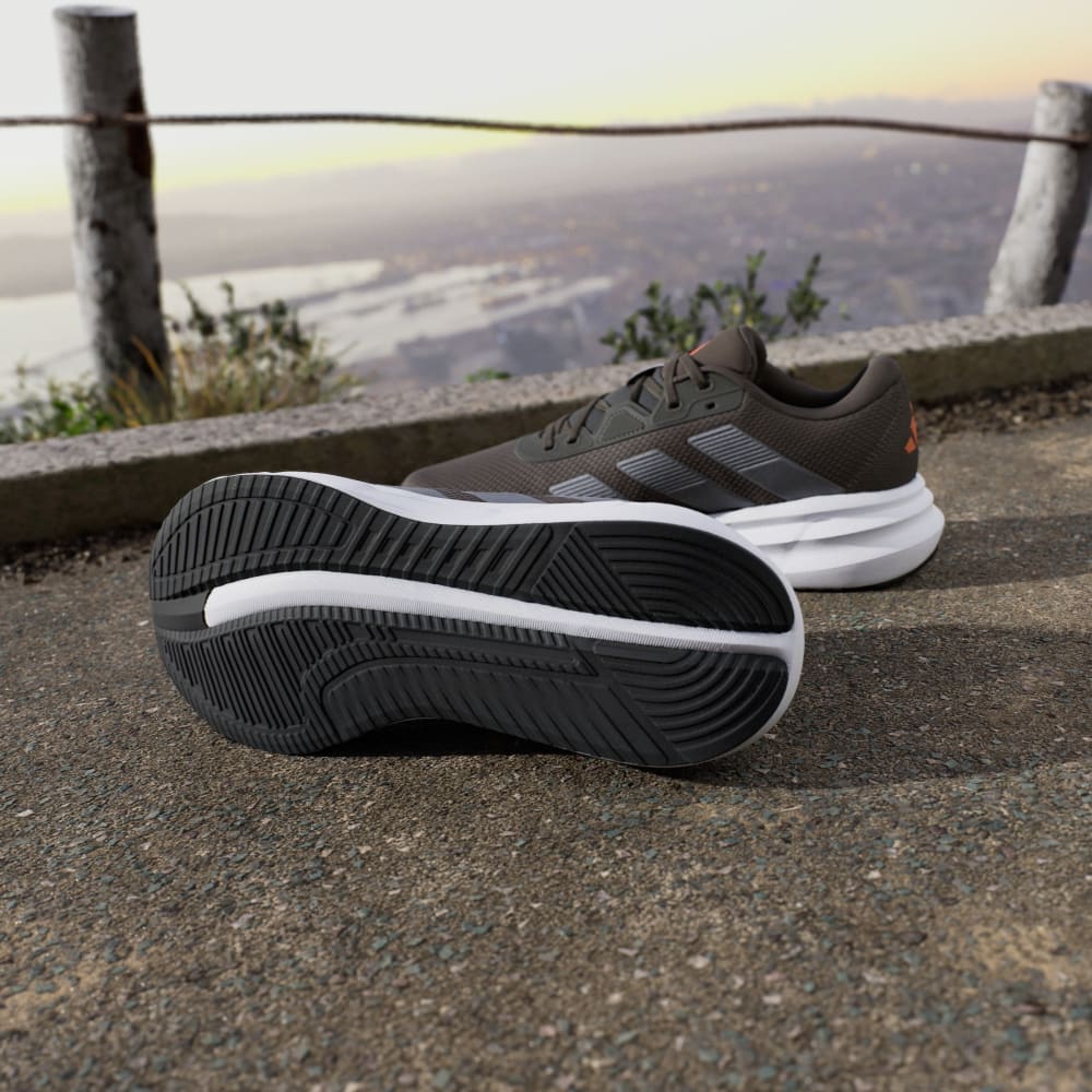Кроссовки Adidas Galaxy 7 Running Shoes, цвет Shadow Olive/Iron Metallic/Cloud White — фото 3