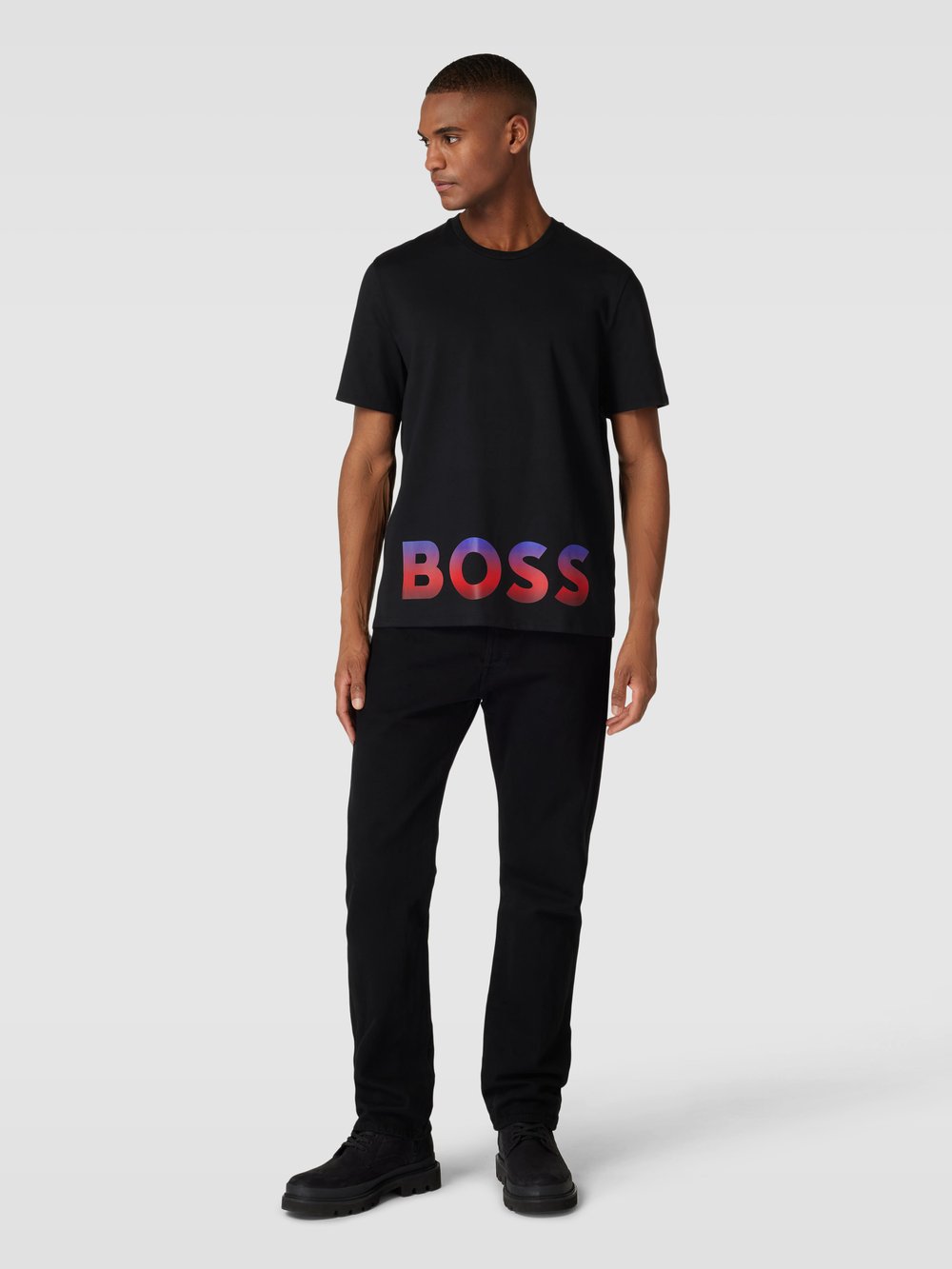 

Футболка с этикеткой BOSS, черный