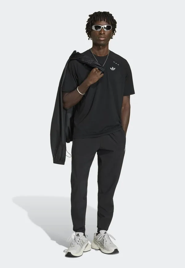 Простая футболка Adidas Originals, Black — фото 2