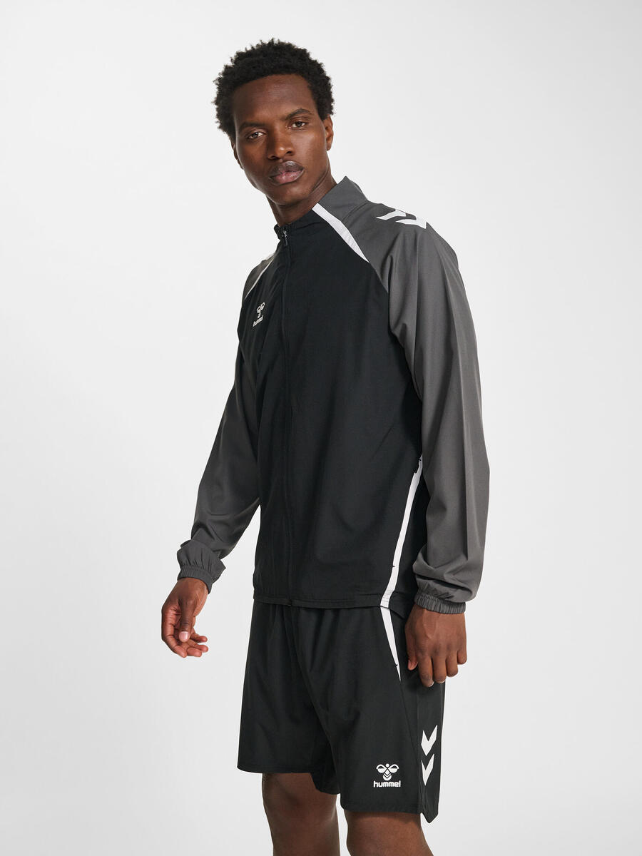 

Мужская куртка Hummel на молнии