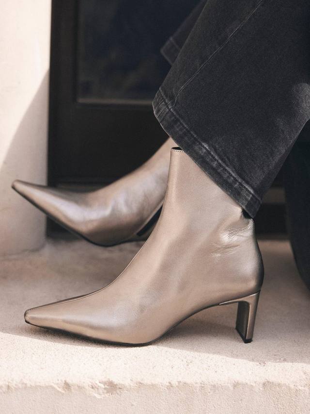 Кожаные ботинки на каблуке kitten heel с острым носом Mint Velvet, Silver — фото 3