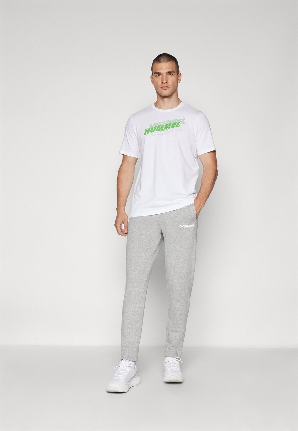 

Футболка с принтом GRAPHIC TRIPLE LOGO TEE Hummel, белый